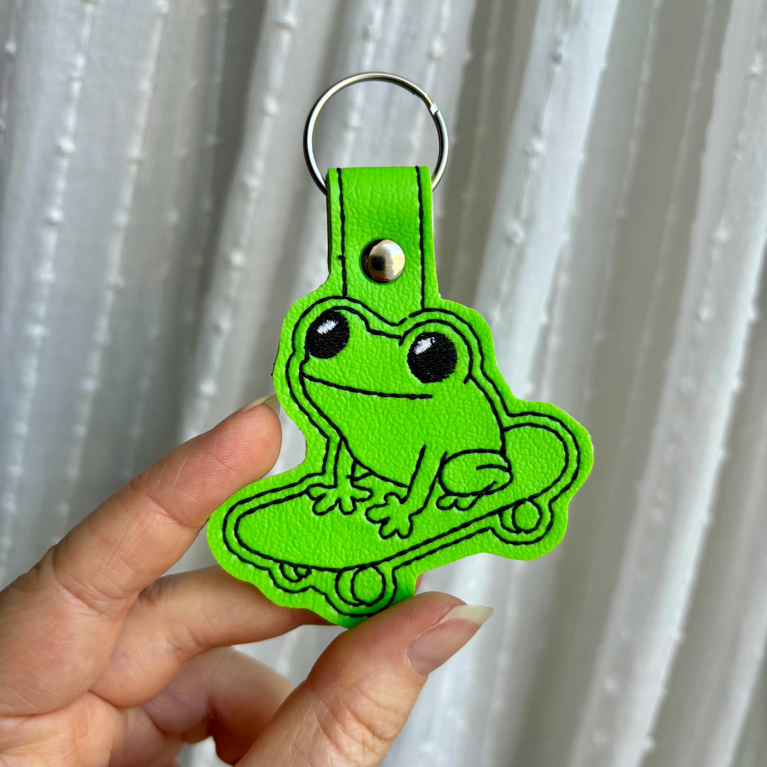 Skateboarding Frog Keychain